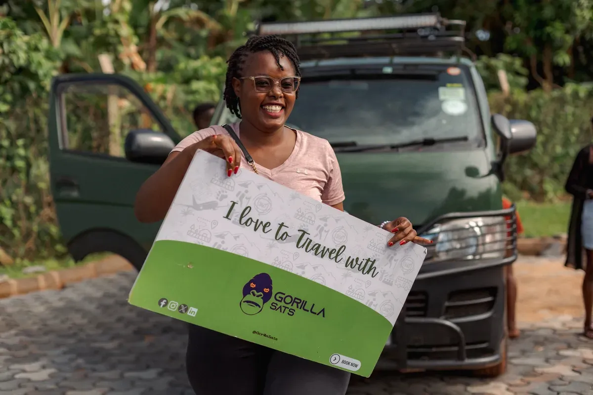 Happy Gorilla Sats Traveler